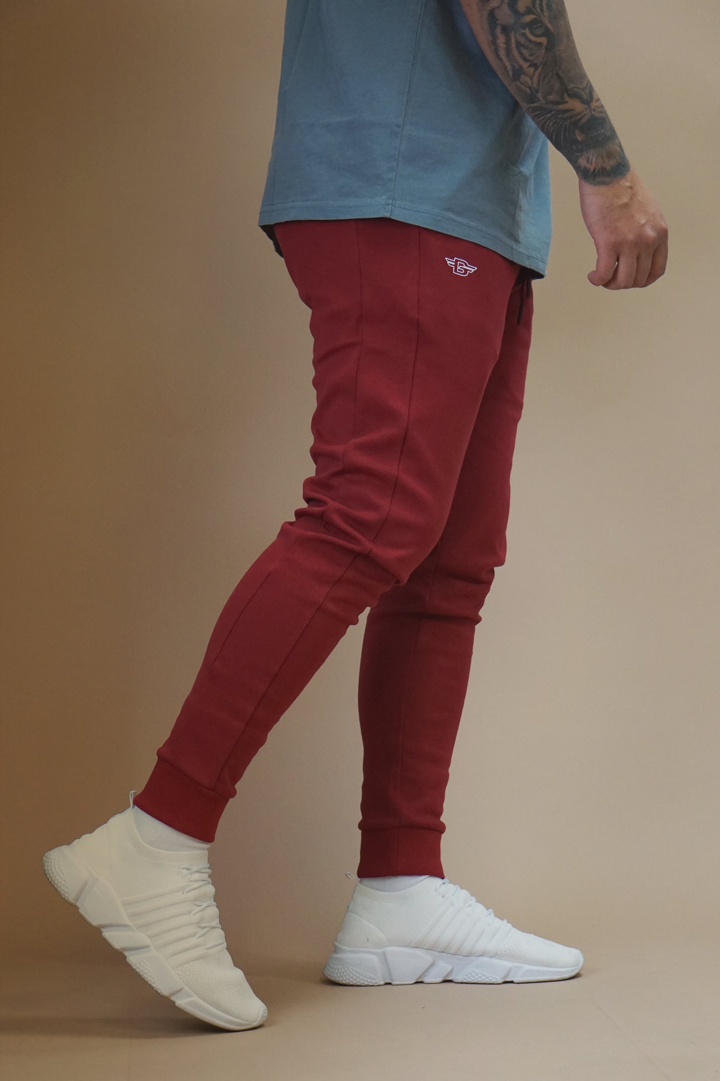 Vento Joggers / Red